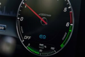 Mercedes E 300 e ibrida prezzi UK