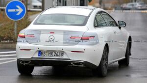 Nuova Mercedes Classe E berlina foto spia