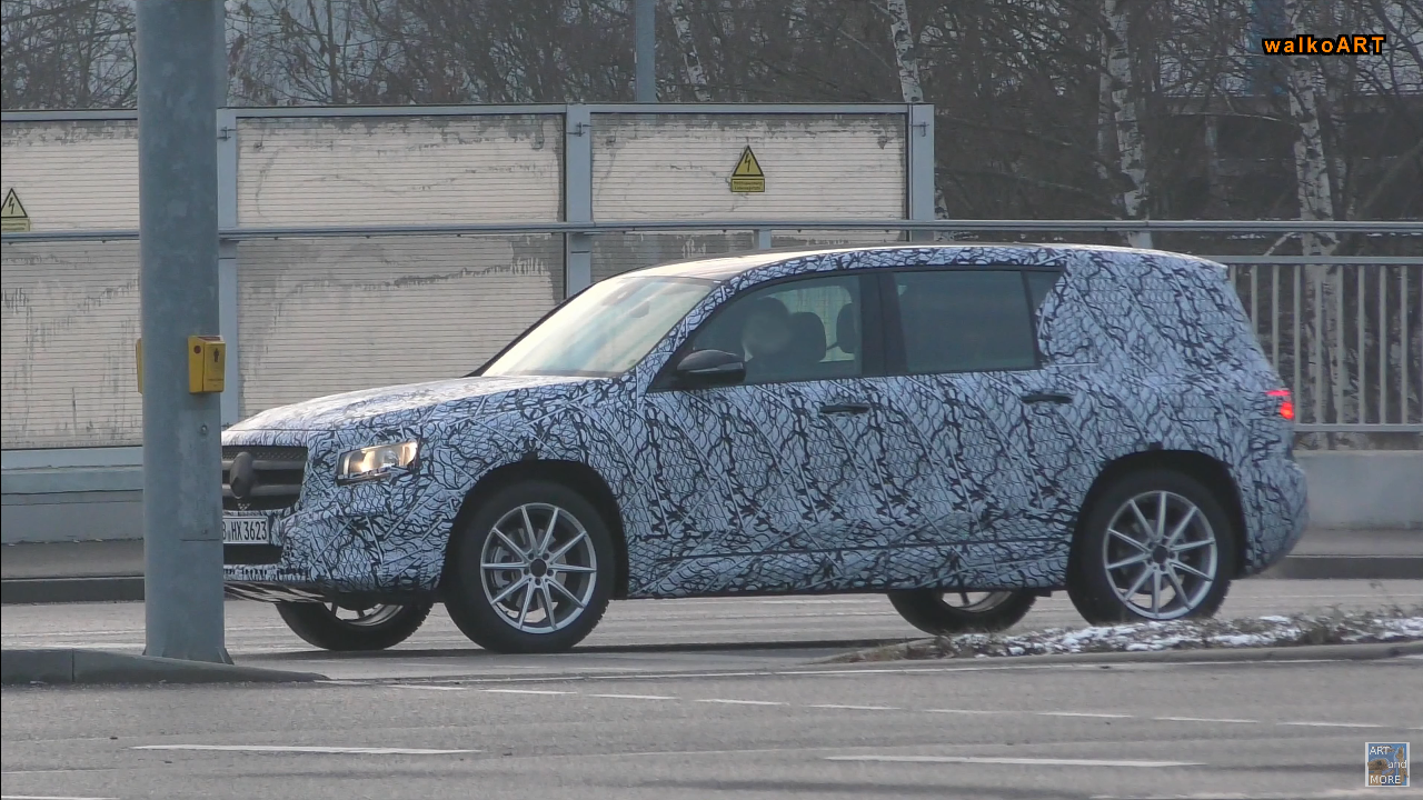 Mercedes GLB nuovo video spia SUV