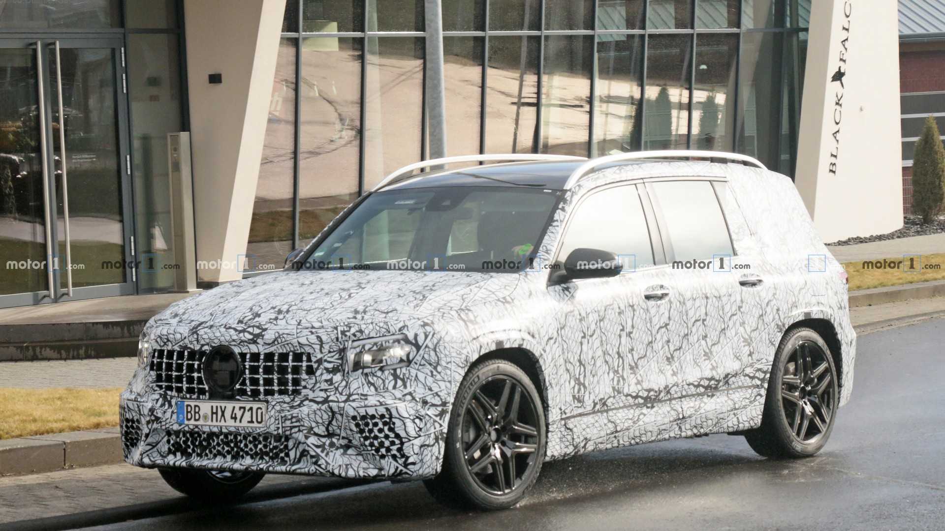Mercedes GLB 35 AMG 2020 scatti spia