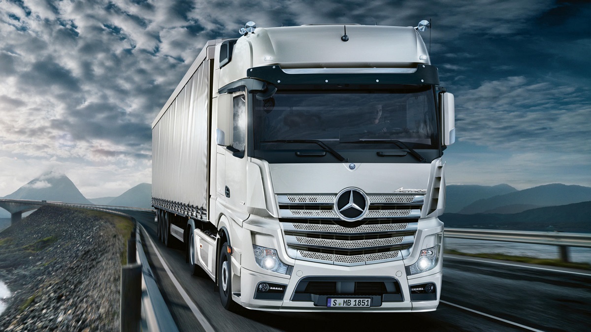Mercedes Trucks acquisisce Habbl
