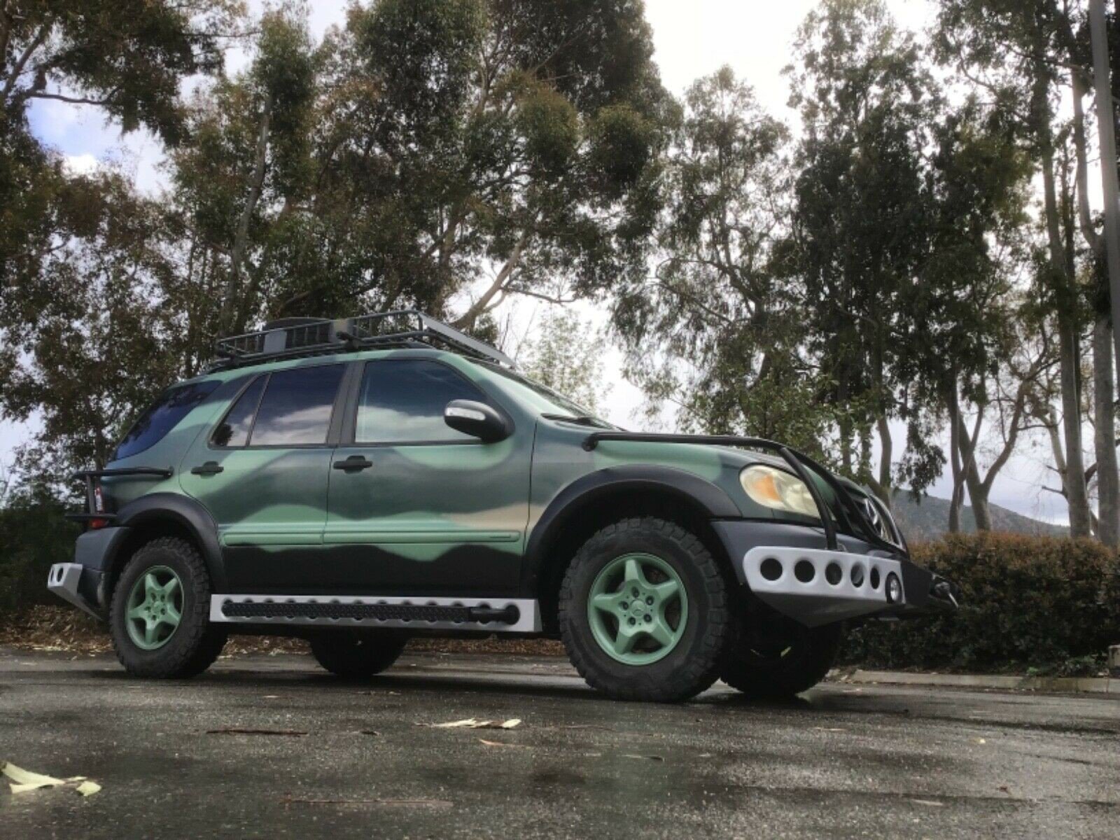 Mercedes ML replica Jurassic Park