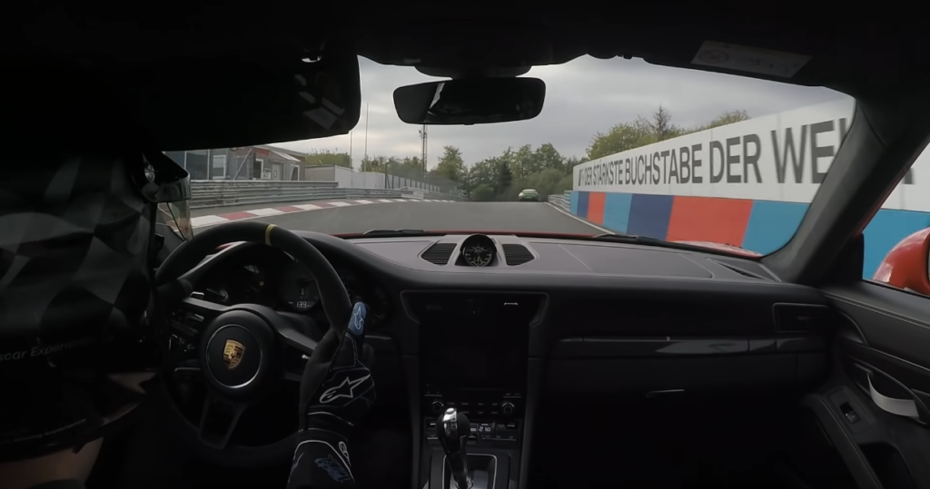 Mercedes-AMG GT R vs Porsche 911 GT3 RS