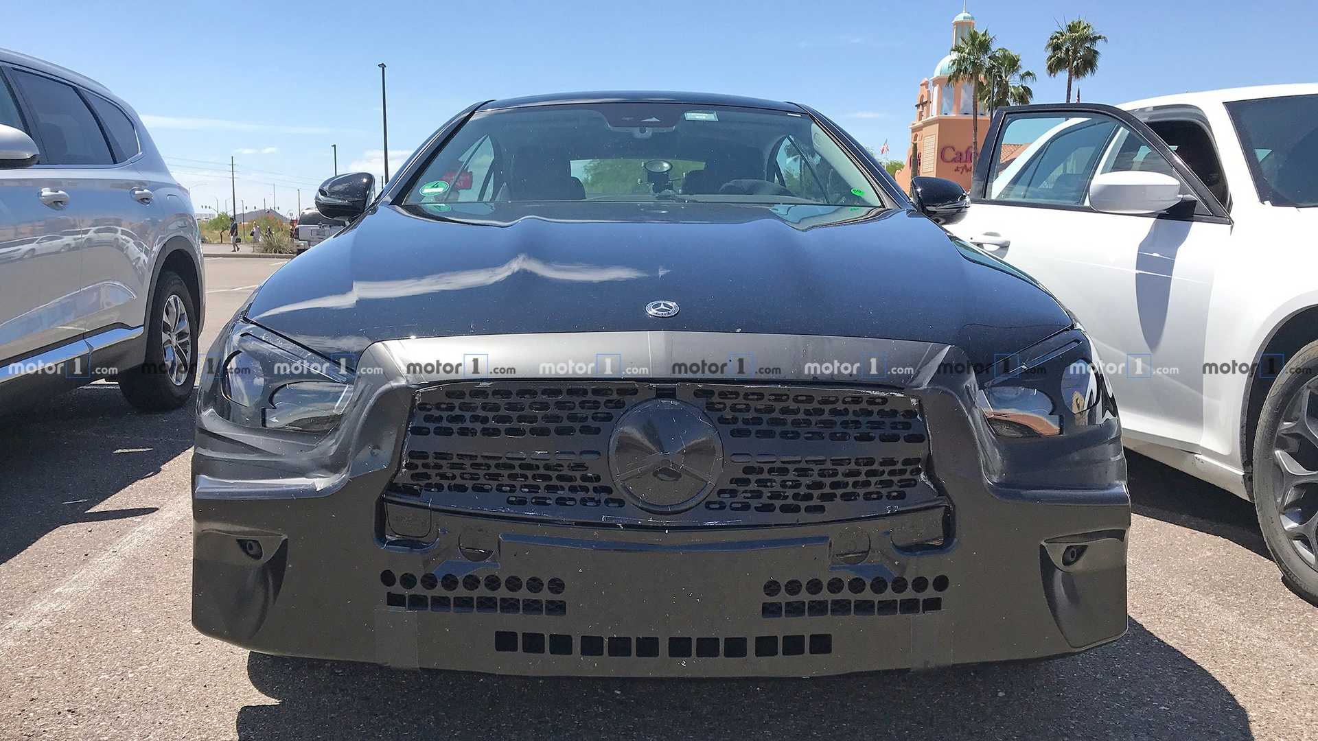 Mercedes Classe E Coupé restyling foto spia