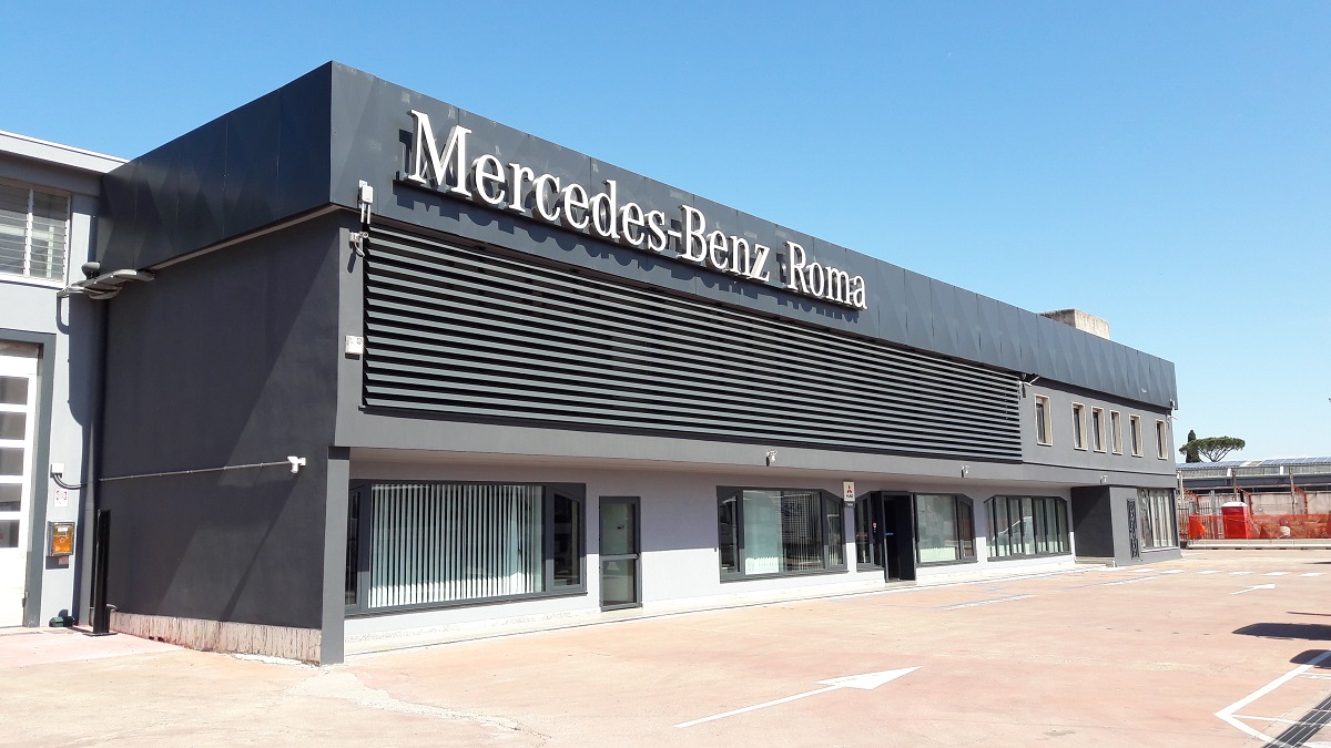 Mercedes nuova sede Vans Truck Roma