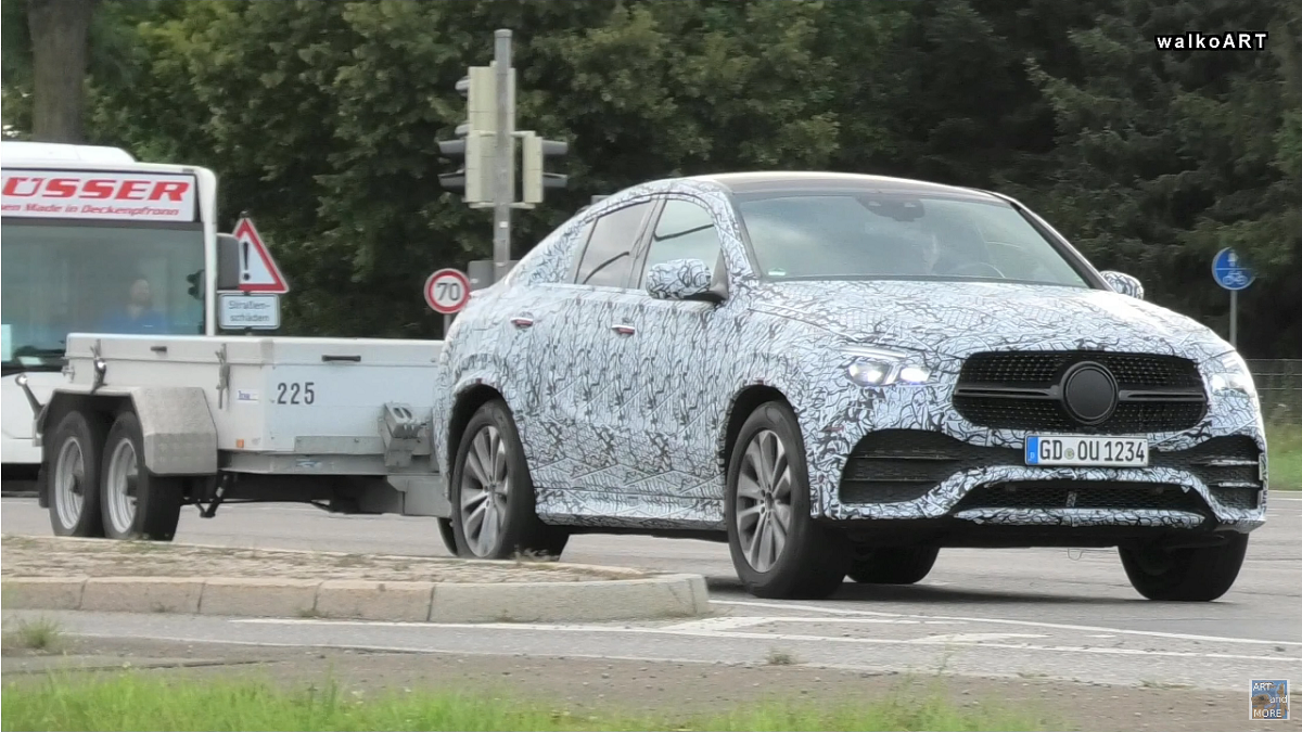 Nuovo Mercedes GLE Coupé AMG Line foto spia