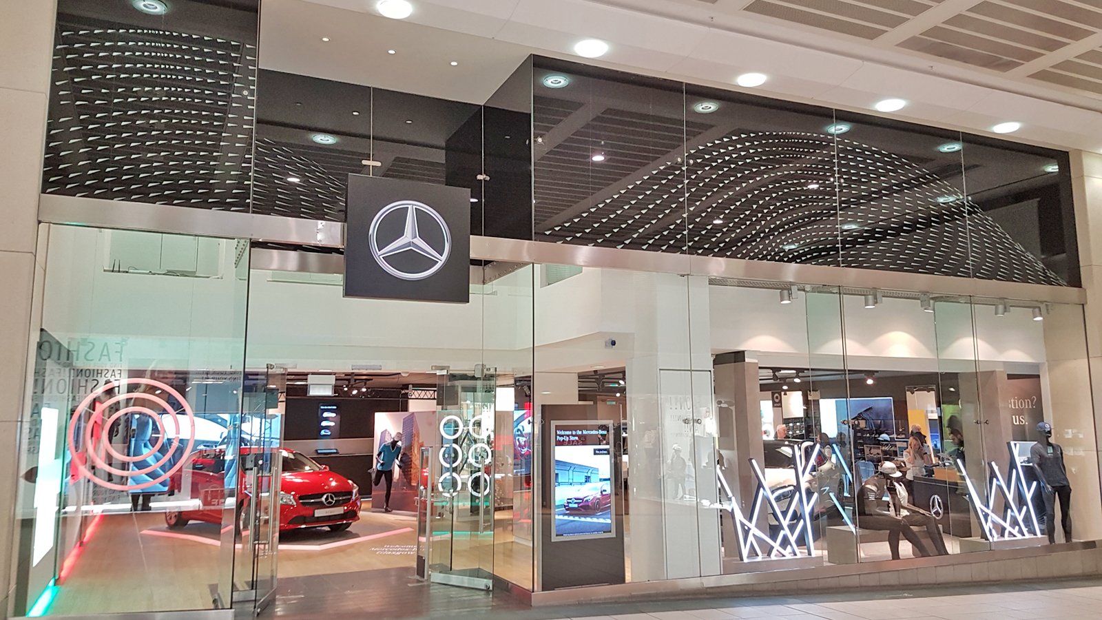 Mercedes negozio pop-up