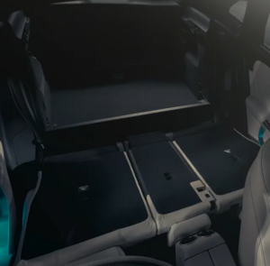 Nuovo-Mercedes GLA sedili posteriori teaser