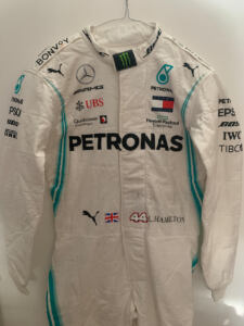 Mercedes-AMG Petronas tute Hamilton Bottas asta