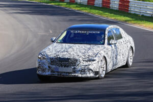 Mercedes-Maybach Classe S 2021 Nurburgring foto spia