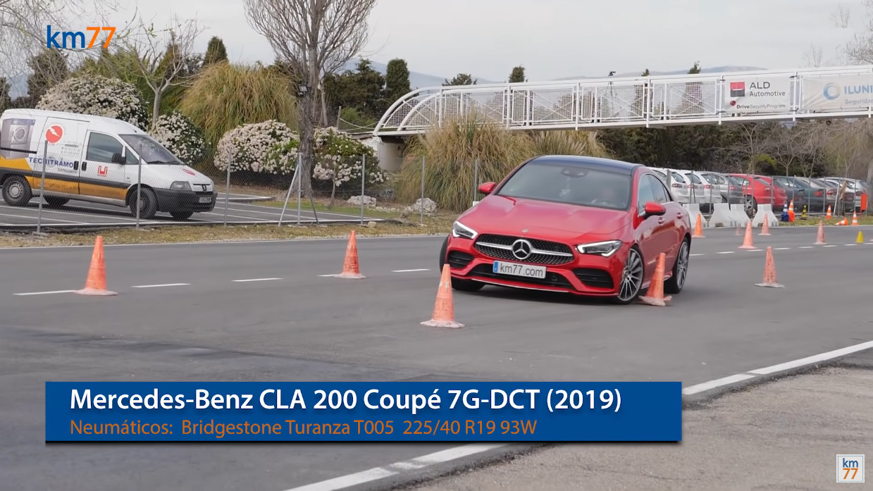 Nuova Mercedes CLA test alce