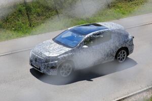 Mercedes EQ nuovo crossover elettrico foto