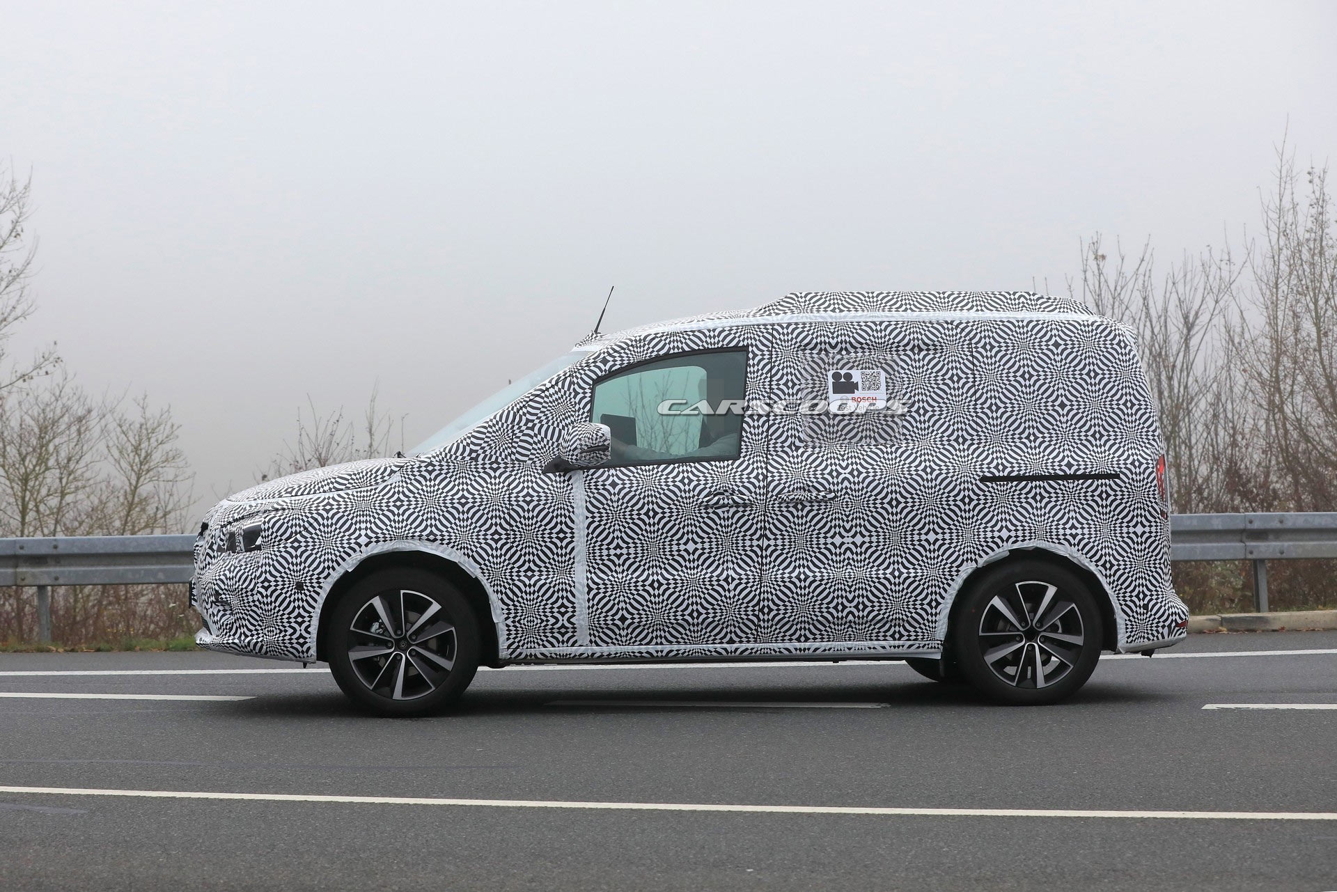 Nuovo Mercedes Citan/Classe T foto spia
