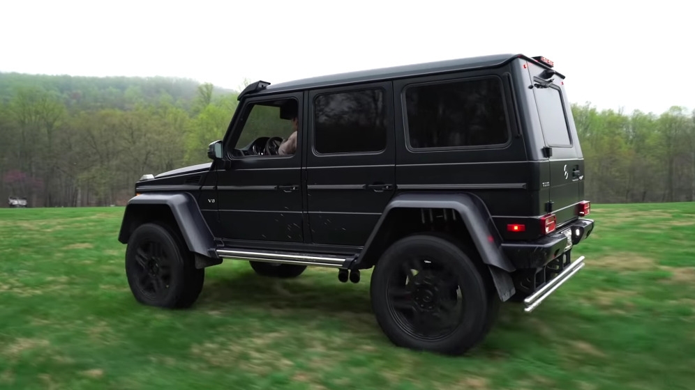 Mercedes-Benz G550 4&times;4&sup2; vs Tesla Model X test tiro alla fune