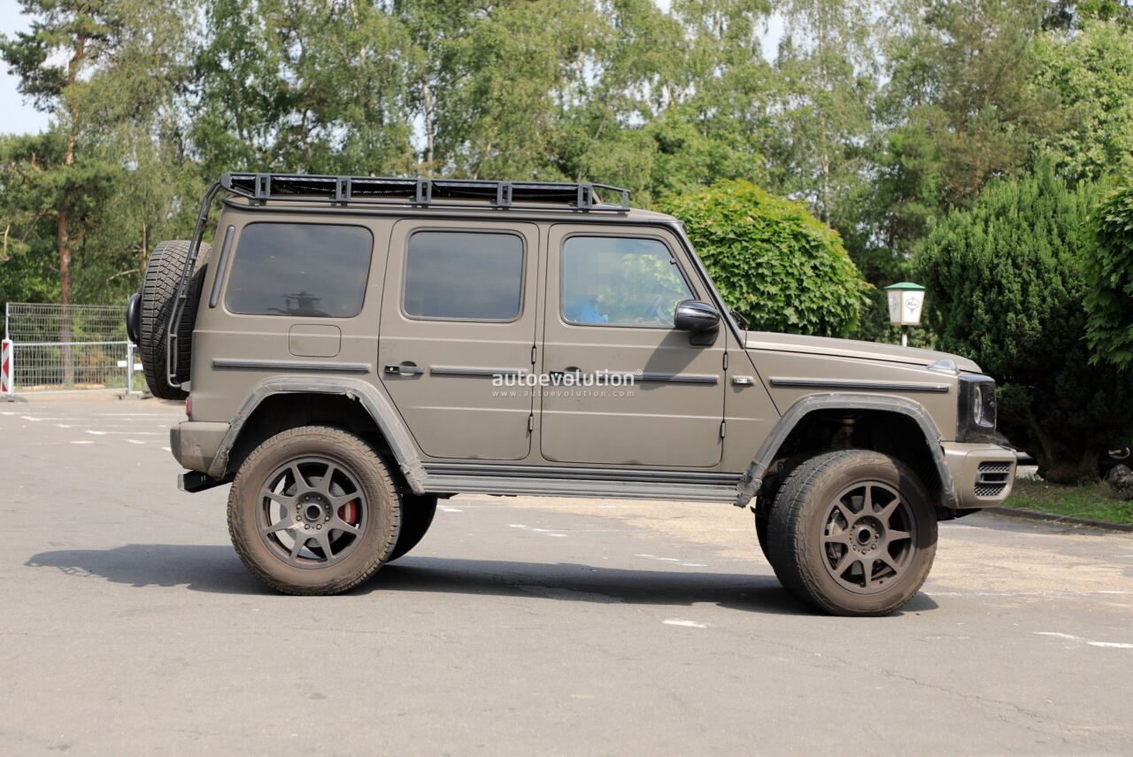 Nuovo Mercedes-Benz G550 4×4² militare foto spia